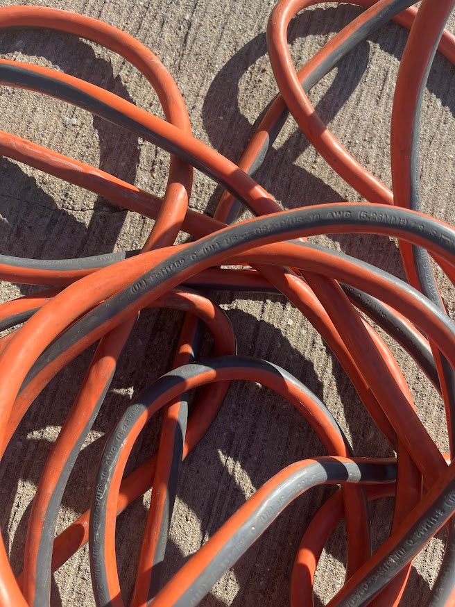 Heavy-duty **10 AWG /3 SJTW outdoor extension cord
