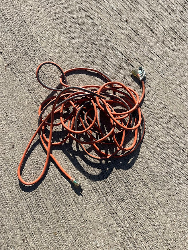 Heavy-duty **10 AWG /3 SJTW outdoor extension cord