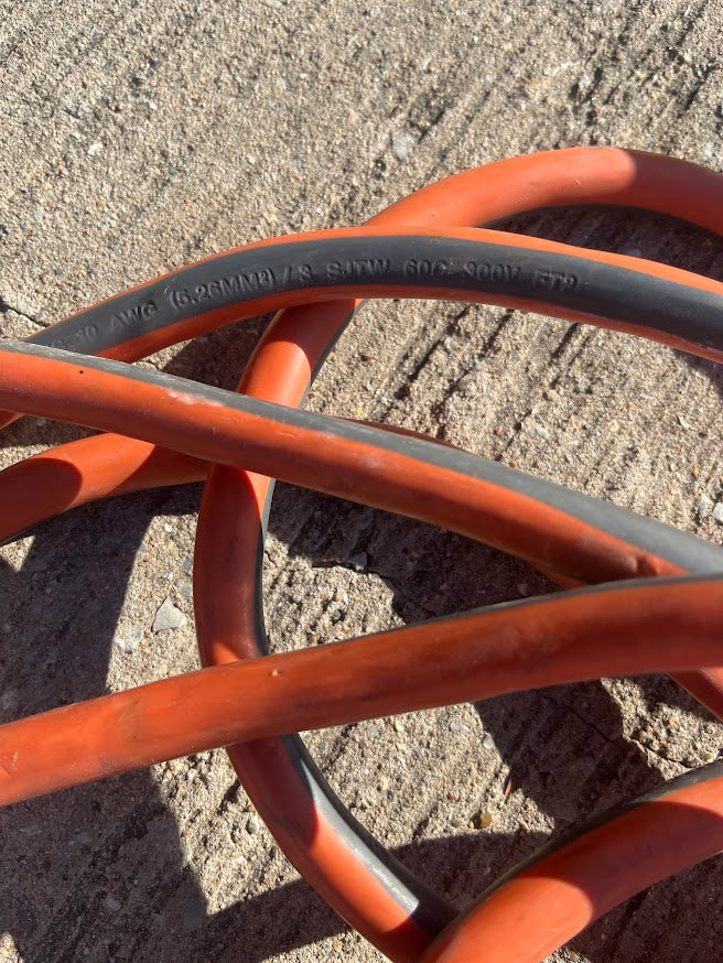 Heavy-duty **10 AWG /3 SJTW outdoor extension cord