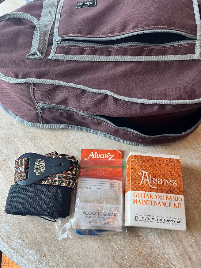 Alvarez Regent 5212 dreadnought – Made in Korea – gig bag & extras