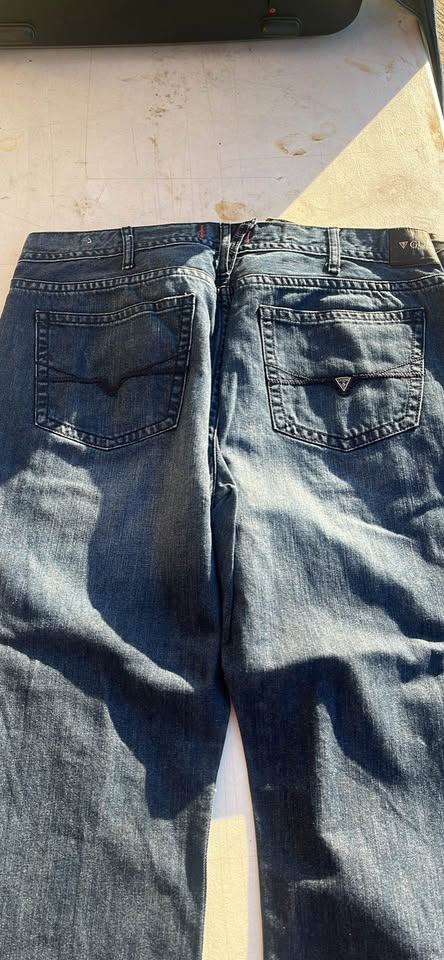 4 pair of women’s guess jeans - image 5