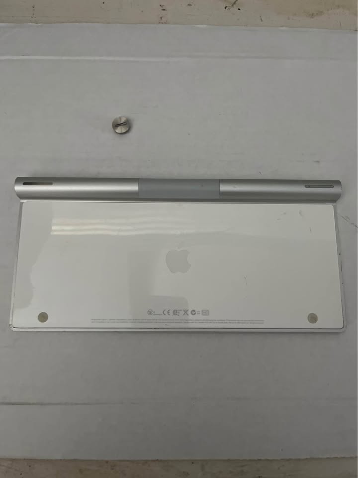 Apple Wireless Keyboard A1314 – Bluetooth Aluminum Keyboard – Tested Working - image 2