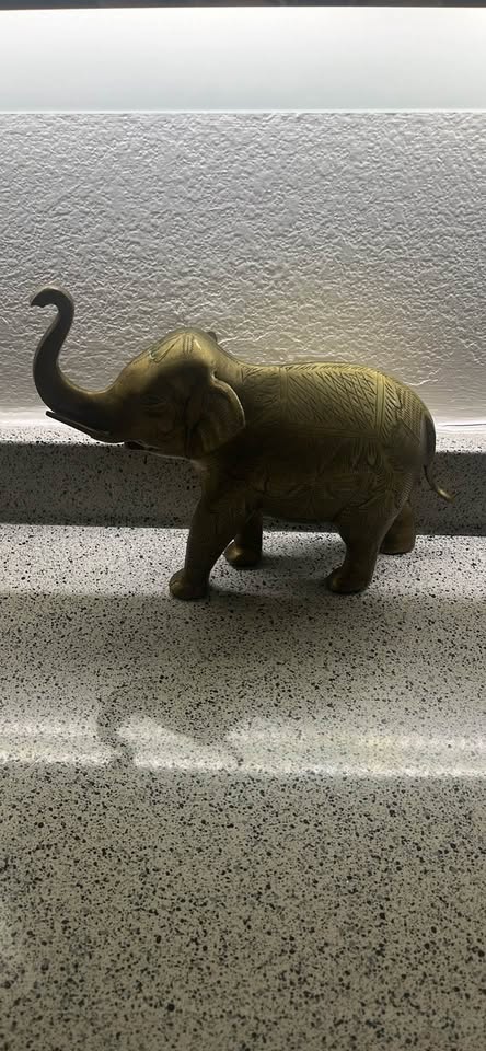 Peuter Elephant 8” tall x 10” long x 3” wide - image 2