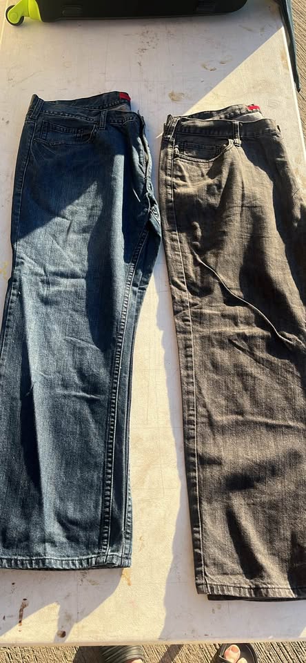 4 pair of women’s guess jeans - image 2