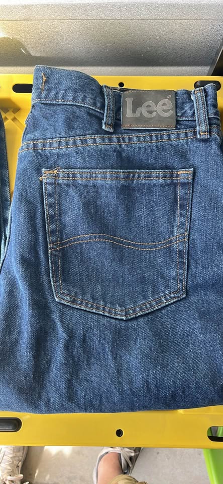 Two pair of Lee Regular Fit Straight Leg jeans. Size 36x29. Like new condition - image 2