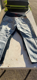 4 pair of women’s guess jeans