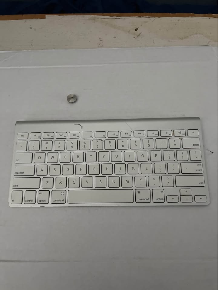 Apple Wireless Keyboard A1314 – Bluetooth Aluminum Keyboard – Tested Working