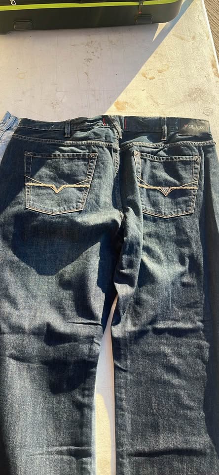 4 pair of women’s guess jeans - image 9