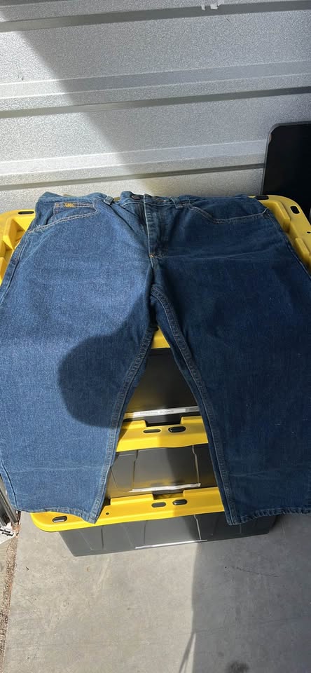 Two pair of Lee Regular Fit Straight Leg jeans. Size 36x29. Like new condition - image 6