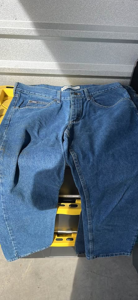 Two pair of Lee Regular Fit Straight Leg jeans. Size 36x29. Like new condition - image 4
