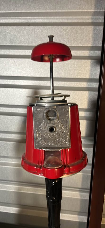 A pair of Vintage Gumball Machines Lot – Rocket + Pedestal Floor Model - image 4