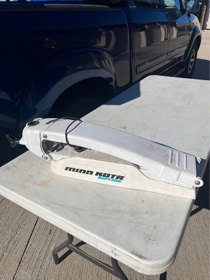 Riptide 55 lb Thrust Minn Kota Trolling Motor – Tested & Working – Mount Included