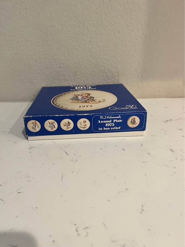 Vintage 1975 M.J. Hummel Annual Plate by Goebel with Original Box - image 6