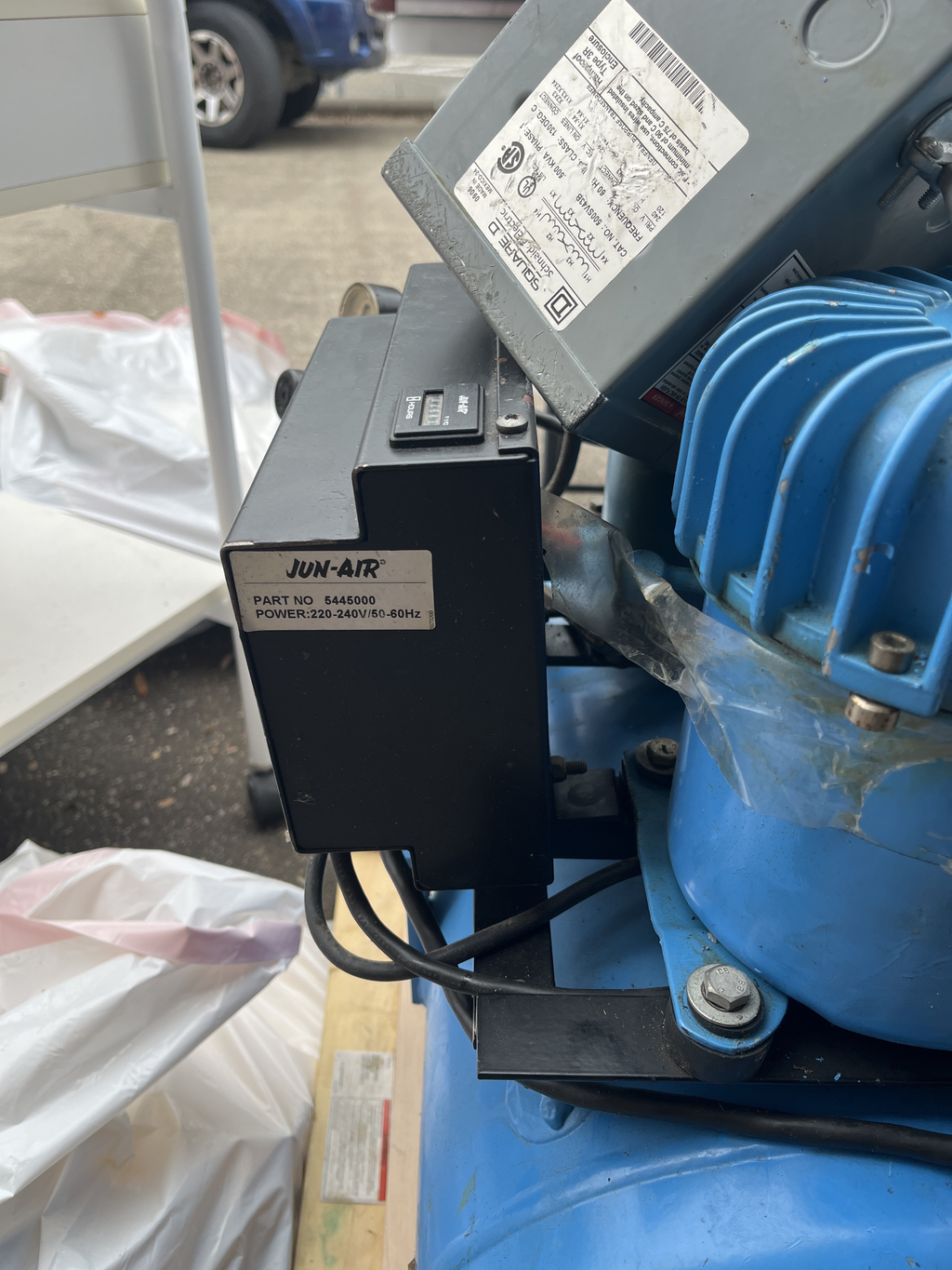 Jun-Air dental air compressor (220–240V) — working prior to removal, Corpus Christi pickup